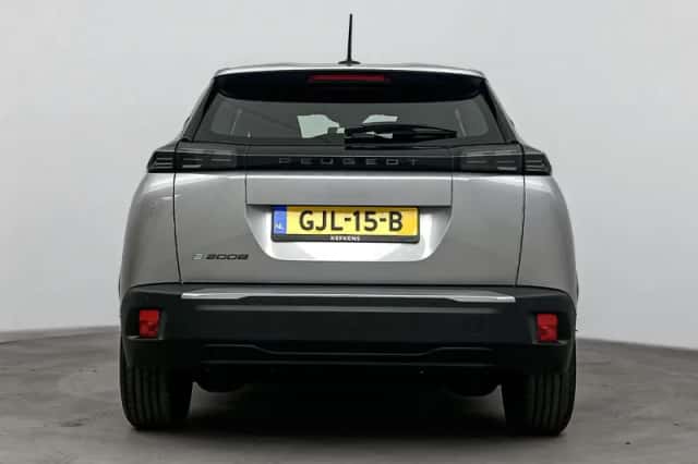 Peugeot e-2008 (2025) thumbnail 4