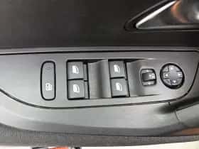 Peugeot 2008 (2022) thumbnail 15