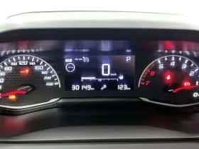 Peugeot 2008 (2022) thumbnail 17