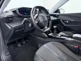Peugeot 2008 (2022) thumbnail 6
