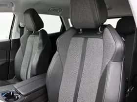 Peugeot 3008 (2019) thumbnail 24