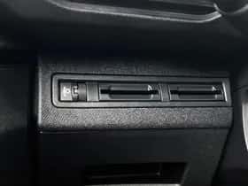 Peugeot 3008 (2019) thumbnail 33