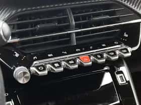 Peugeot 2008 (2021) thumbnail 24