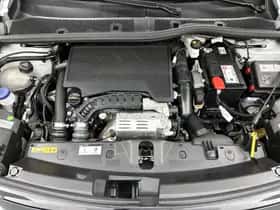 Peugeot 2008 (2021) thumbnail 38