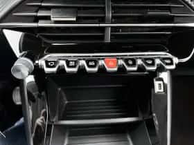 Peugeot 208 (2022) thumbnail 21