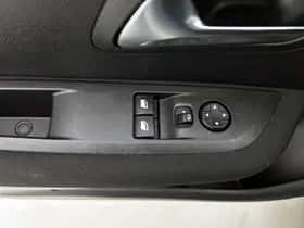 Peugeot 208 (2022) thumbnail 31