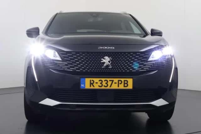 Peugeot 3008 (2022) thumbnail 4