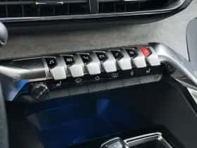 Peugeot 3008 (2022) thumbnail 38