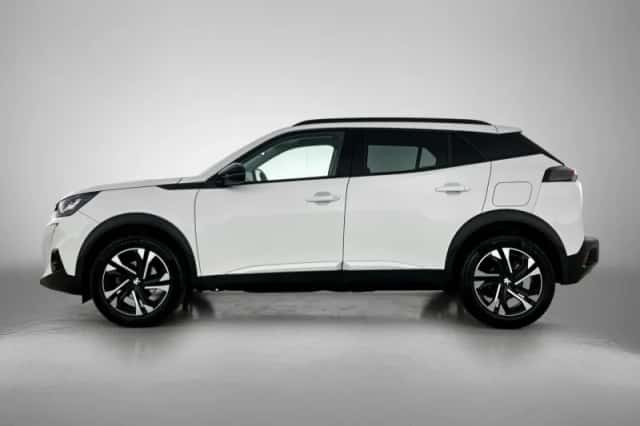 Peugeot 2008 (2022) thumbnail 2