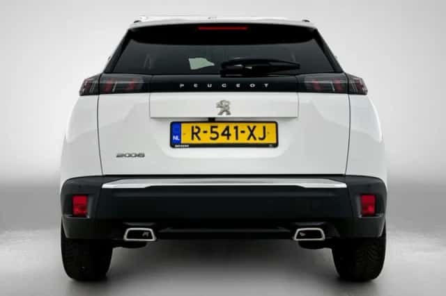 Peugeot 2008 (2022) thumbnail 4