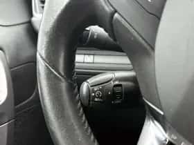 Peugeot 2008 (2018) thumbnail 15