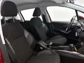 Peugeot 2008 (2018) thumbnail 24