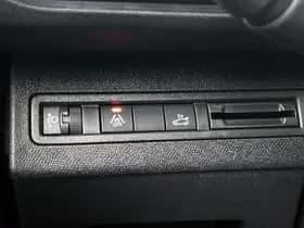 Peugeot 3008 (2023) thumbnail 38