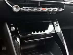 Peugeot 2008 (2020) thumbnail 23