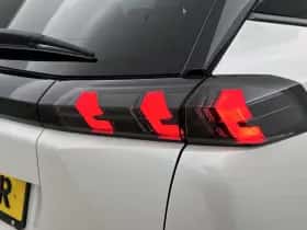 Peugeot 2008 (2020) thumbnail 32