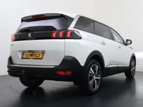 Peugeot 5008 (2021) thumbnail 3