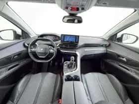 Peugeot 5008 (2021) thumbnail 4