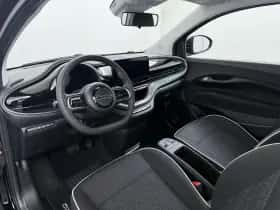 Fiat 500 (2023) thumbnail 5