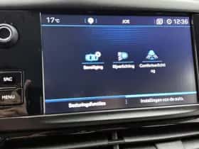 Peugeot 2008 (2019) thumbnail 18