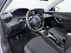 Peugeot 2008 (2021) thumbnail 5