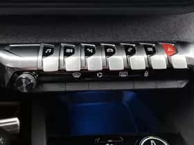 Peugeot 3008 (2020) thumbnail 23