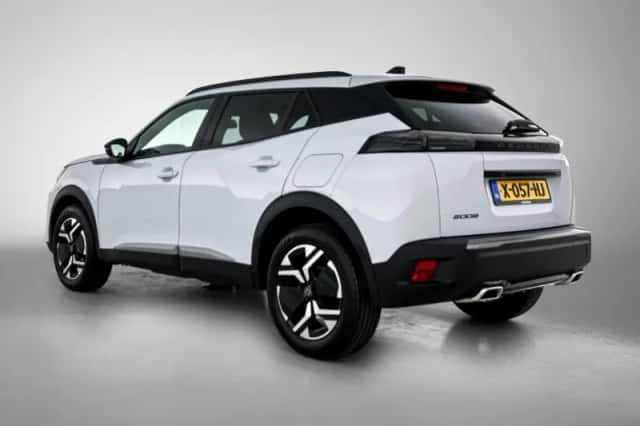 Peugeot 2008 (2023) thumbnail 6