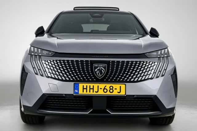 Peugeot e-3008 (2025) thumbnail 2