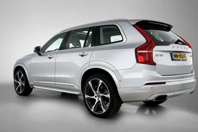 Volvo XC90 (2017) thumbnail 3