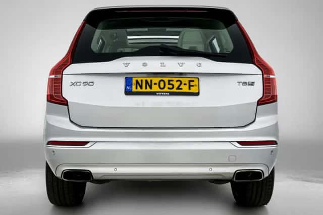 Volvo XC90 (2017) thumbnail 4
