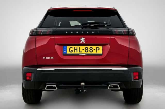 Peugeot 2008 (2021) thumbnail 4
