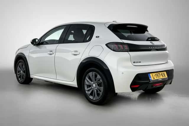 Peugeot e-208 (2021) thumbnail 3