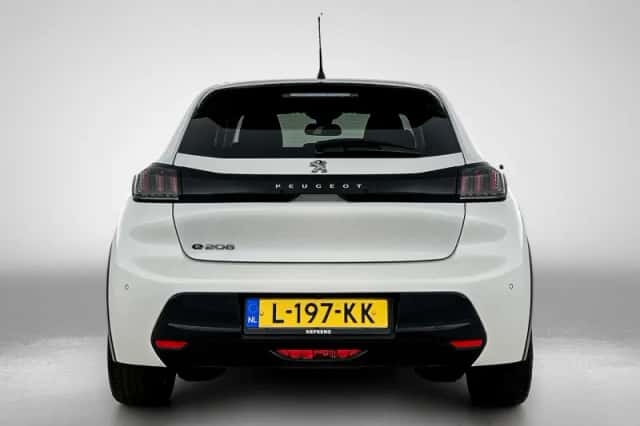 Peugeot e-208 (2021) thumbnail 4