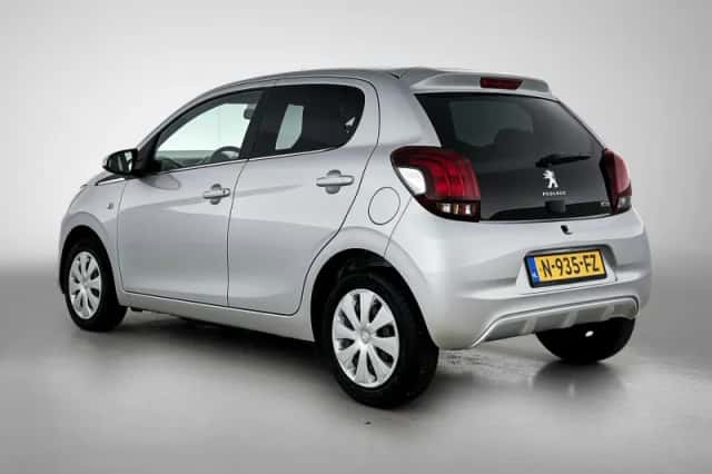 Peugeot 108 (2021) thumbnail 3
