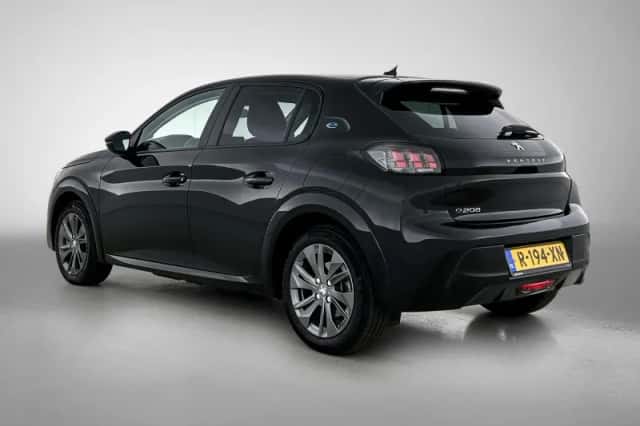 Peugeot e-208 (2022) thumbnail 6