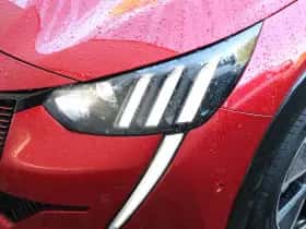 Peugeot e-208 (2022) thumbnail 22