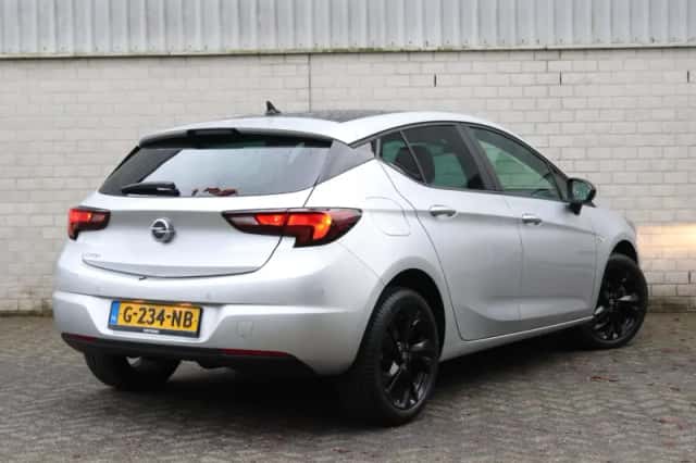 Opel Astra (2019) thumbnail 3
