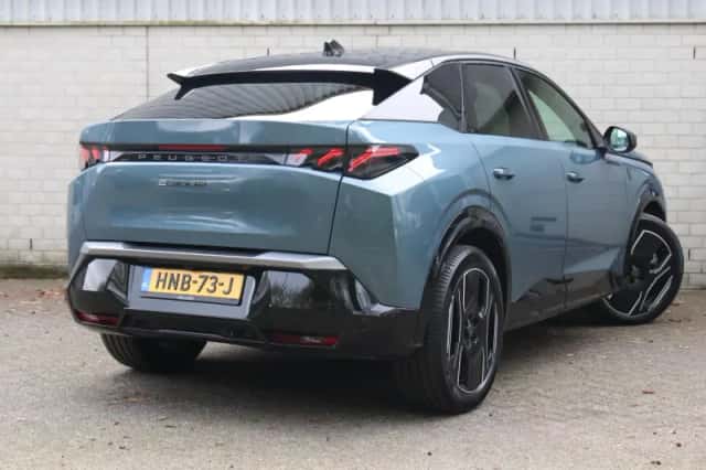 Peugeot e-3008 (2025) thumbnail 3