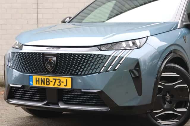 Peugeot e-3008 (2025) thumbnail 6