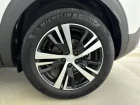 Peugeot 3008 (2024) thumbnail 9