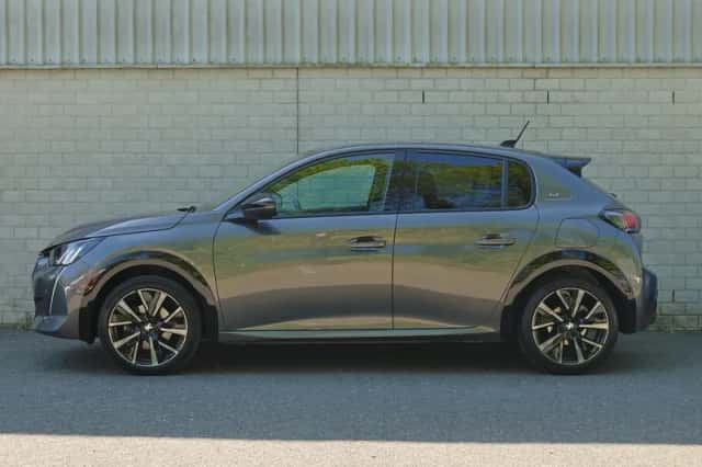 Peugeot 208 (2022) thumbnail 2