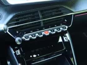 Peugeot 208 (2022) thumbnail 38