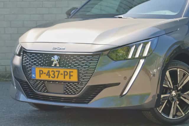 Peugeot 208 (2022) thumbnail 6