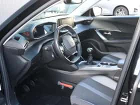 Peugeot 2008 (2021) thumbnail 11
