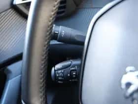 Peugeot 2008 (2021) thumbnail 21
