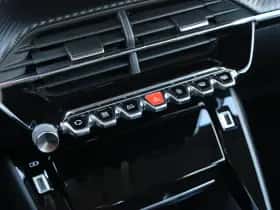 Peugeot 2008 (2021) thumbnail 29