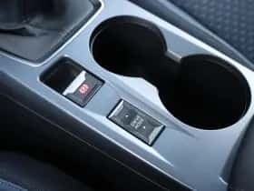 Peugeot 2008 (2021) thumbnail 31