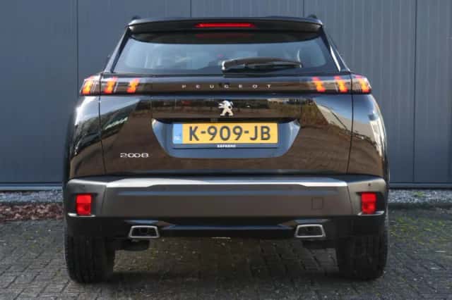 Peugeot 2008 (2021) thumbnail 6