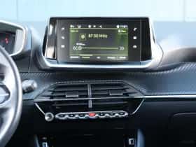Peugeot 2008 (2021) thumbnail 9