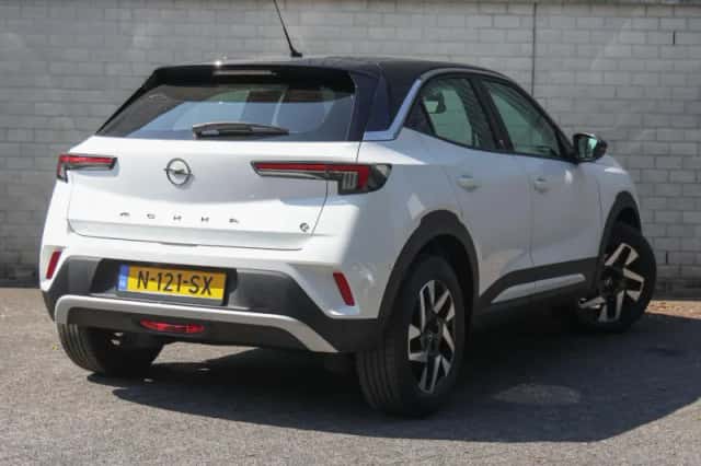 Opel Mokka-e (2021) thumbnail 3