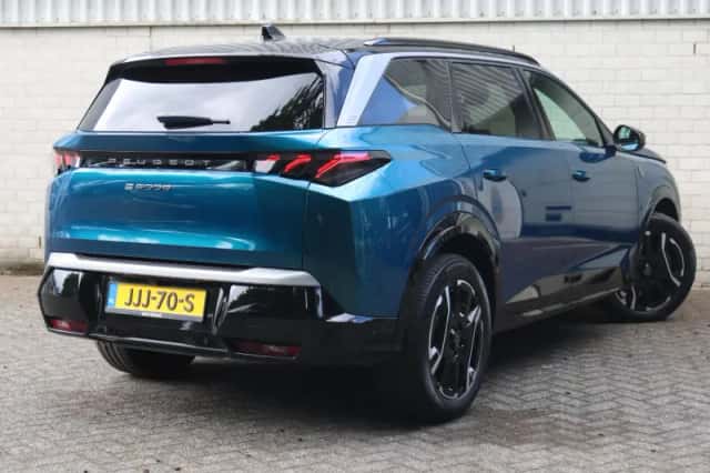 Peugeot E-5008 (2025) thumbnail 3